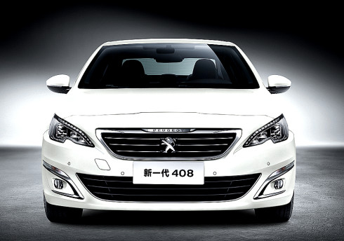 Peugeot na Pekingském autosalonu představil ve světové premiéře nový elegantní a důstojný sedan Peugeot 408