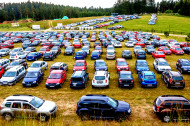 Autoperiskop.cz  – Výjimečný pohled na auta - Dacia piknik 2014: první ročník celodenního neformálního setkání majitelů vozů Dacia navštívilo celkem 3 954 účastníků, které přijely celkem v 1 064 vozech!