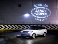 Autoperiskop.cz  – Výjimečný pohled na auta - Land Rover si tento rok připomíná 67 let inovací v oblasti designu a technologií a 45. výročí výroby modelu Range Rover