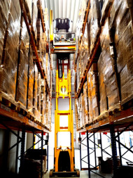 Autoperiskop.cz  – Výjimečný pohled na auta - DHL Supply Chain, přední světová logistická společnost, spustila po úspěšném ukončení testovací fáze do ostrého provozu automaticky řízené vozíky