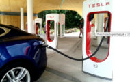 Autoperiskop.cz  – Výjimečný pohled na auta - Na nabíjecí stanici společnosti E.ON v lokalitě Humpolec-Vystrkov bylo nově zprovozněno šest stojanů Supercharger pro automobily značky Tesla
