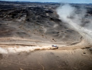 Autoperiskop.cz  – Výjimečný pohled na auta - Team Peugeot Total na Peugeotech 2008 DKR si v úterní 10. etapě Silk Way Rally 2016 připsal třetí umístění na prvním a druhém místě