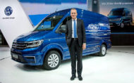 Autoperiskop.cz  – Výjimečný pohled na auta - Volkswagen představuje na letošní výstavě IAA Užitkové vozy 2016 v Hannoveru studii nového modelu e-Crafter, která ztělesňuje promyšlený koncept bezemisní rozvážkové dopravy v centrech měst