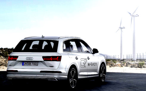 Static photo Colour: Tofana White Audi Q7 e-tron 3.0 TDI quattro: This car is not yet on sale. It has not yet been homologated and is therefore not subject to the 1999/94/EG guideline.