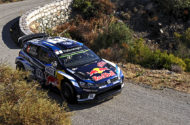 Autoperiskop.cz  – Výjimečný pohled na auta - Posádka týmu Volkswagen Sébastien Ogier/Julien Ingrassia (F/F) slaví domácí vítězství, které má cenu zlata