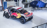 Autoperiskop.cz  – Výjimečný pohled na auta - Peugeot 3008 DKR v barvách pro Dakar 2017 byl včera představen v Paříži