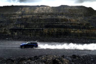 Autoperiskop.cz  – Výjimečný pohled na auta - Testování zrychlení na všech typech terénu prokázalo vynikající jízdní schopnosti a rychlost Range Roveru Sport SVR