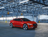Autoperiskop.cz  – Výjimečný pohled na auta - Koncept Jaguaru I-PACE se poprvé představí dnes 7. března na ženevském autosalonu ve speciální barvě Photon Red.