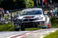 Autoperiskop.cz  – Výjimečný pohled na auta - Petr Fulín se SEAT Leon Cup Racer vybojoval minulý týden první a třetí místo ve dvou závodech třetího podniku letošní sezony ETCC na německém okruhu Nürburgring – Nordschleife