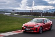 Autoperiskop.cz  – Výjimečný pohled na auta - Tři desítky prodaných vozů KIA Stinger: červený šestiválec kraluje