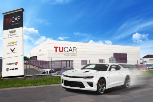 Autoperiskop.cz  – Výjimečný pohled na auta - TUCAR ozdobí náplavku americkými hvězdami