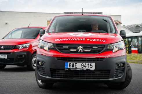 Peugeot dodal 59 užitkových vozů Dopravnímu podniku hl. m. Prahy