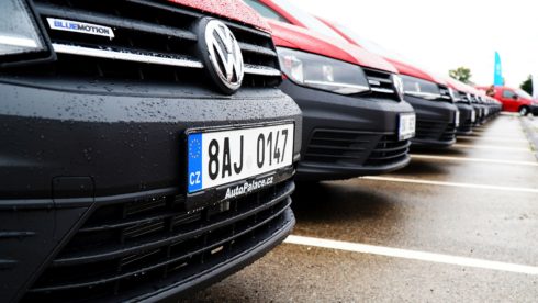 Skupina Auto Palace předala flotilu vozů VW Caddy společnosti Coca-Cola HBC