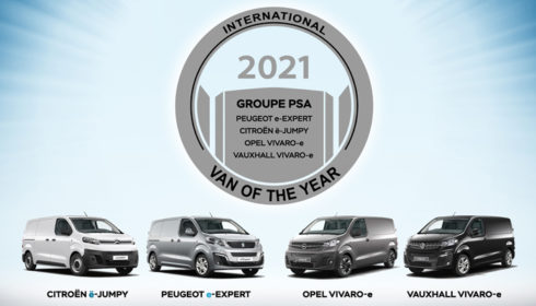 Nová generace kompaktních elektrických furgonů skupiny PSA získala ocenění „International Van Of The Year 2021“