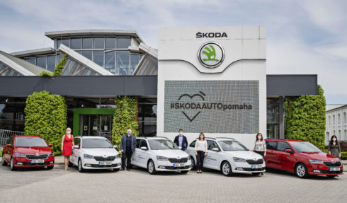 Společnost ŠKODA AUTO poskytla 16 automobilů zdravotním a sociálním organizacím