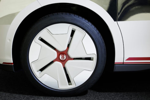 Volkswagen představil na akci „Star Wars Celebration“ dva koncepční vozy ID. Buzz inspirované seriálem „Obi-Wan Kenobi“