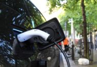 Autoperiskop.cz  – Výjimečný pohled na auta - Zaměstnanci, kteří soukromě používají firemní hybridy nebo elektromobily, najdou na výplatní pásce až o tisíce korun navíc