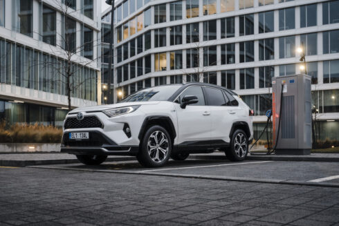 Toyota RAV4 plug-in hybrid je nejlepším SUV v USA