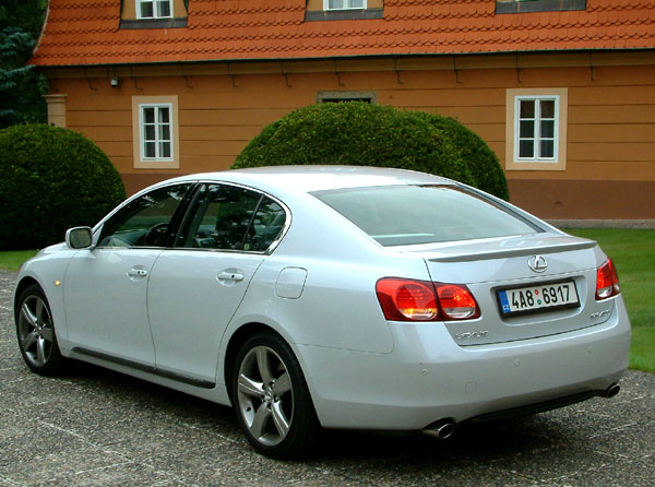 Lexus GS430: opravdový luxus