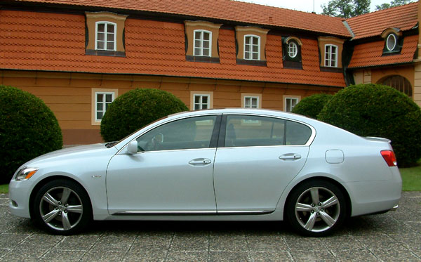 Lexus GS430: opravdový luxus