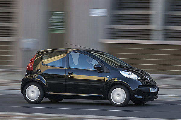 Peugeot 107 byl slavnostně představen světu na právě probíhajícím autosalonu v Ženevě