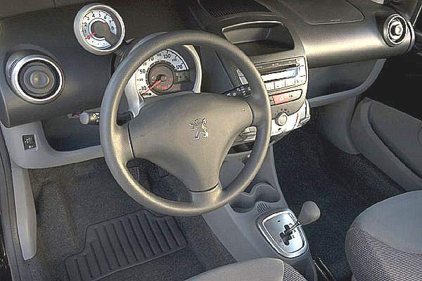 Peugeot 107 byl slavnostně představen světu na právě probíhajícím autosalonu v Ženevě