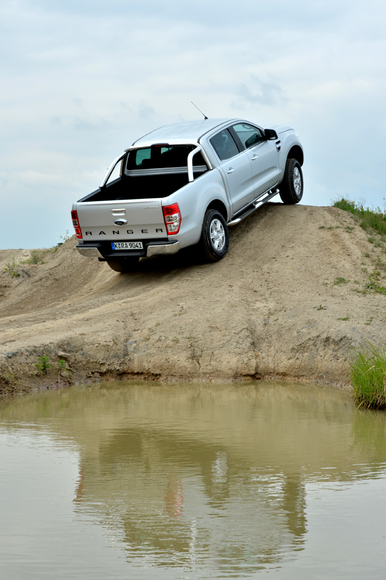 Zcela nový pick-up Ford Ranger – v terénu nezklamal (nejlépe to potvrzují fotografie)