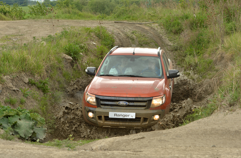 Zcela nový pick-up Ford Ranger – v terénu nezklamal (nejlépe to potvrzují fotografie)