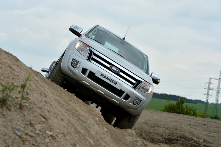 Zcela nový pick-up Ford Ranger – v terénu nezklamal (nejlépe to potvrzují fotografie)