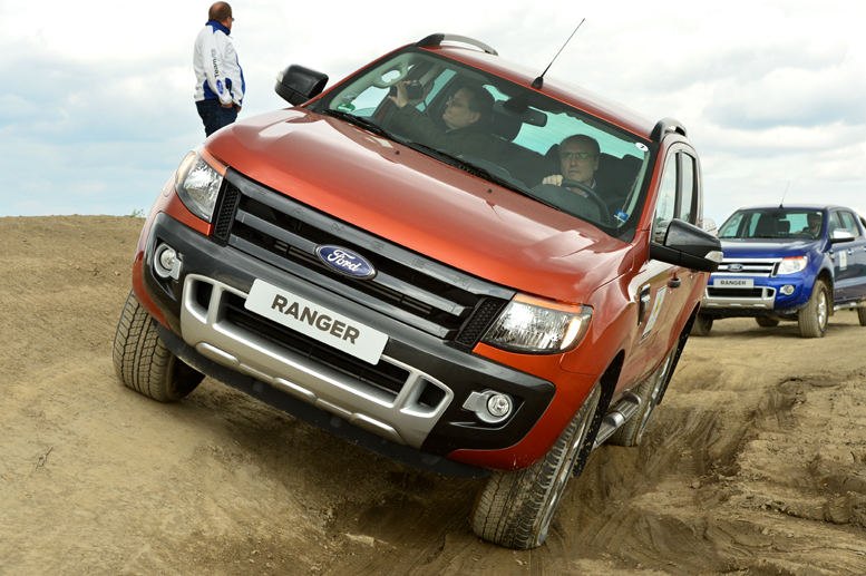 Zcela nový pick-up Ford Ranger – v terénu nezklamal (nejlépe to potvrzují fotografie)