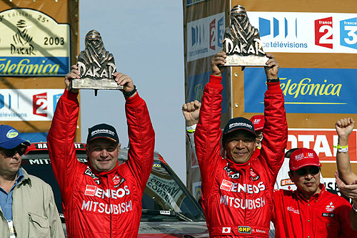 Dakar 2003 slavnostně zakončen: Mitsubishi na prvních čtyřech místech, v kamionech Tatra T815 na 2. místě