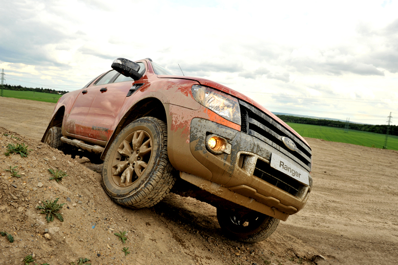 Zcela nový pick-up Ford Ranger – v terénu nezklamal (nejlépe to potvrzují fotografie)