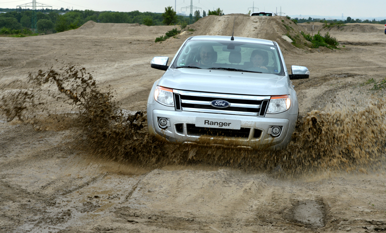 Zcela nový pick-up Ford Ranger – v terénu nezklamal (nejlépe to potvrzují fotografie)