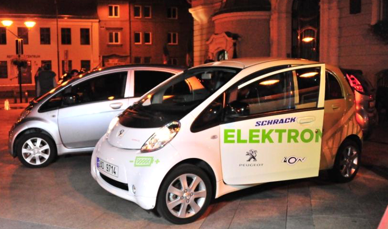 Elektromobil Peugeot iOn se už podruhé zapsal do české knihy rekordů