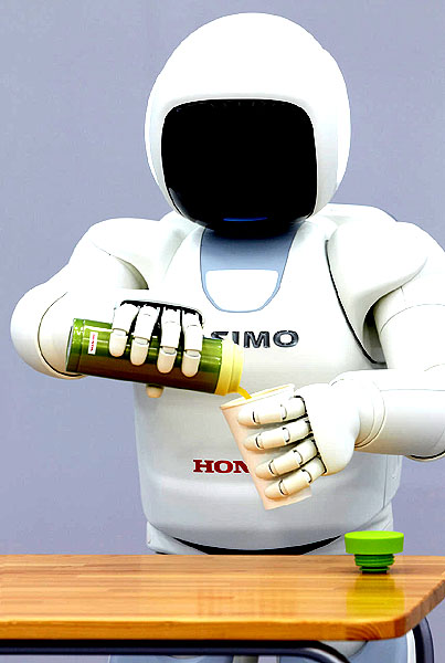 Společnost Honda představila zcela nového, výrazně vyspělejšího robota ASIMO