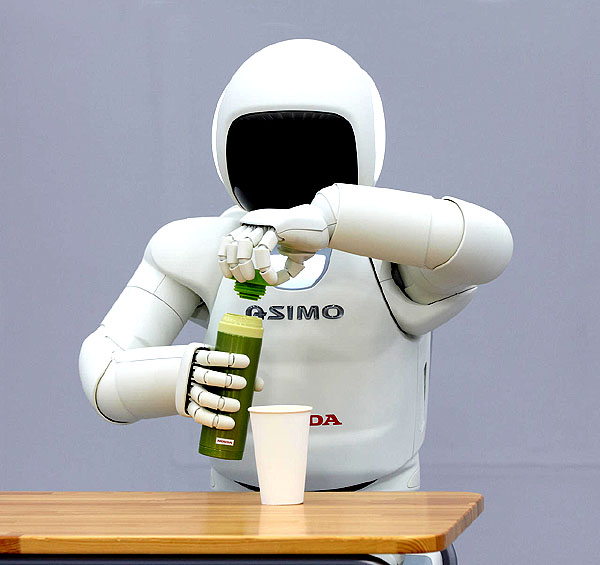 Společnost Honda představila zcela nového, výrazně vyspělejšího robota ASIMO