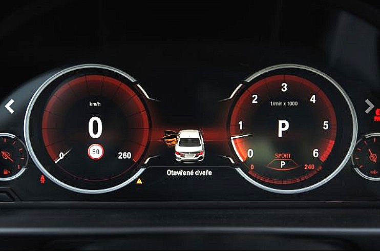 Palubní systém BMW iDrive nyní kompletně v češtině.