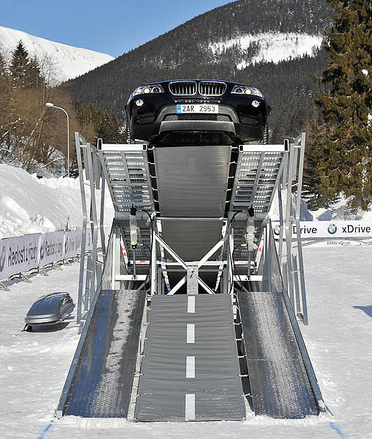 BMW xDrive Village v Peci pod Sněžkou do 25. února 2012 – ještě to stihnete !!!