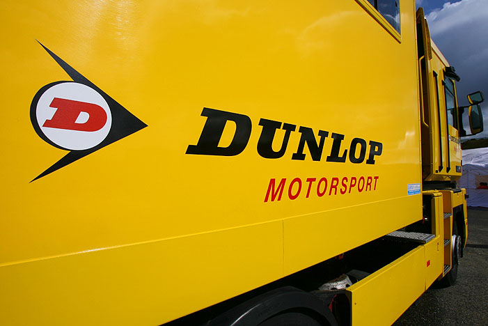 Národní automobilové šampionáty Clio Cup se budou jezdit na pneumatikách Dunlop Národní automobilové šampionáty Clio Cup se budou jezdit na pneumatikách Dunlop