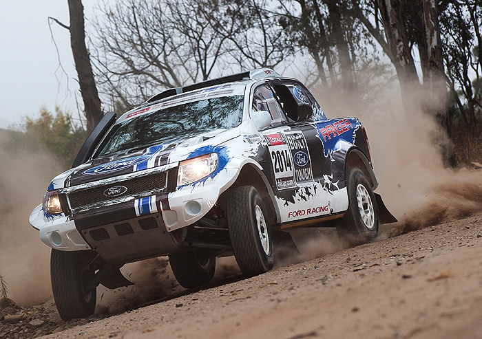 Tým Ford Racing se zúčastní se v roce 2014 zúčastní slavné rallye Dakar