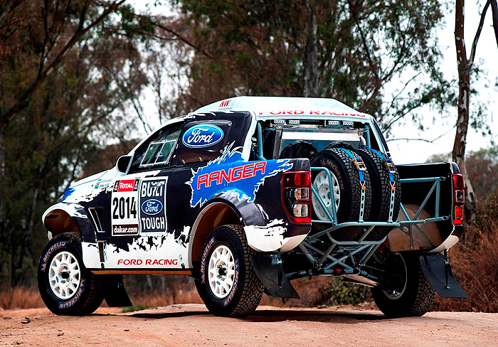 Tým Ford Racing se zúčastní se v roce 2014 zúčastní slavné rallye Dakar