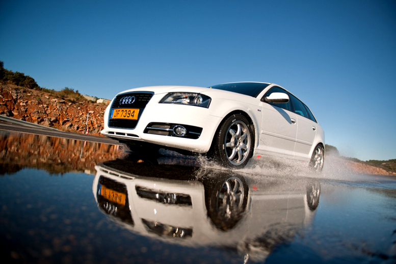 Společnost Goodyear uvedla na evropský trh novou pneumatiku UltraGrip 8 Performance. Společnost Goodyear uvedla na evropský trh novou pneumatiku UltraGrip 8 Performance.