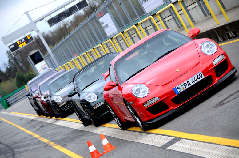 Porsche World Roadshow 2012 pro české zákazníky letos 13. května na závodním okruhu Formule 1 na Hungaroring!