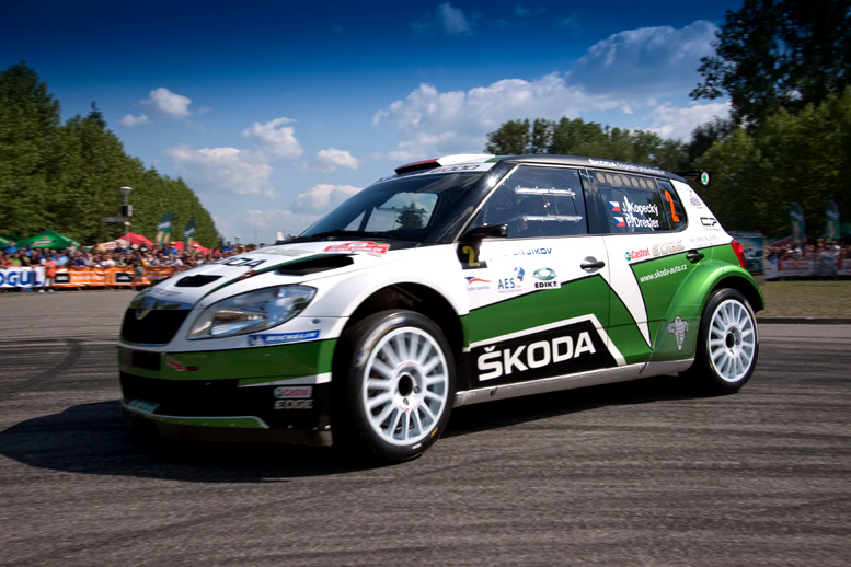 Tovární tým ŠKODA Motorsport s Fabia Super 2000 zažil mimořádně úspěšný rallyový víkend