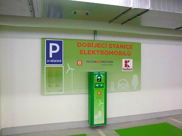 Společnost ČEZ během jednoho měsíce otevřela 10 dobíjecích stanic pro elektromobily v České republice Společnost ČEZ během jednoho měsíce otevřela 10 dobíjecích stanic pro elektromobily v České republice