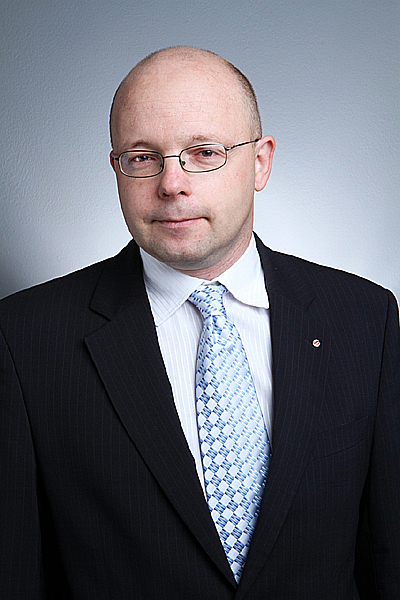 Ing. Jiří Matula se po téměř dvou a půl letech vrací do čela společnosti UniCredit Leasing CZ, a.s.: od 5. března 2013 se stal předsedou představenstva a generálním ředitelem Ing. Jiří Matula se po téměř dvou a půl letech vrací do čela společnosti UniCredit Leasing CZ, a.s.: od 5. března 2013 se stal předsedou představenstva a generálním ředitelem