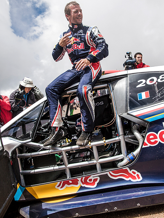 Sébastien Loeb na Peugeotu 208 T16 Pikes Peak zdolali 20 kilometrů k vrcholu Pikes Peak, za 8’13’’878