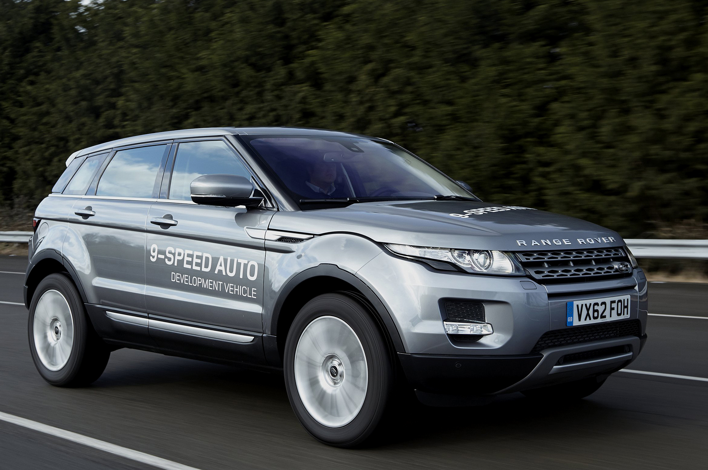 Land Rover předvede na ženevském autosalonu 9stupňovou převodovku