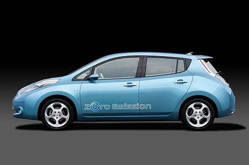 Komplexní plán společnosti Nissan na rozšiřování elektromobilů v roce 2012