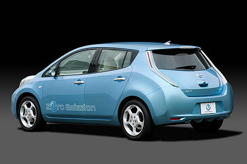 Komplexní plán společnosti Nissan na rozšiřování elektromobilů v roce 2012